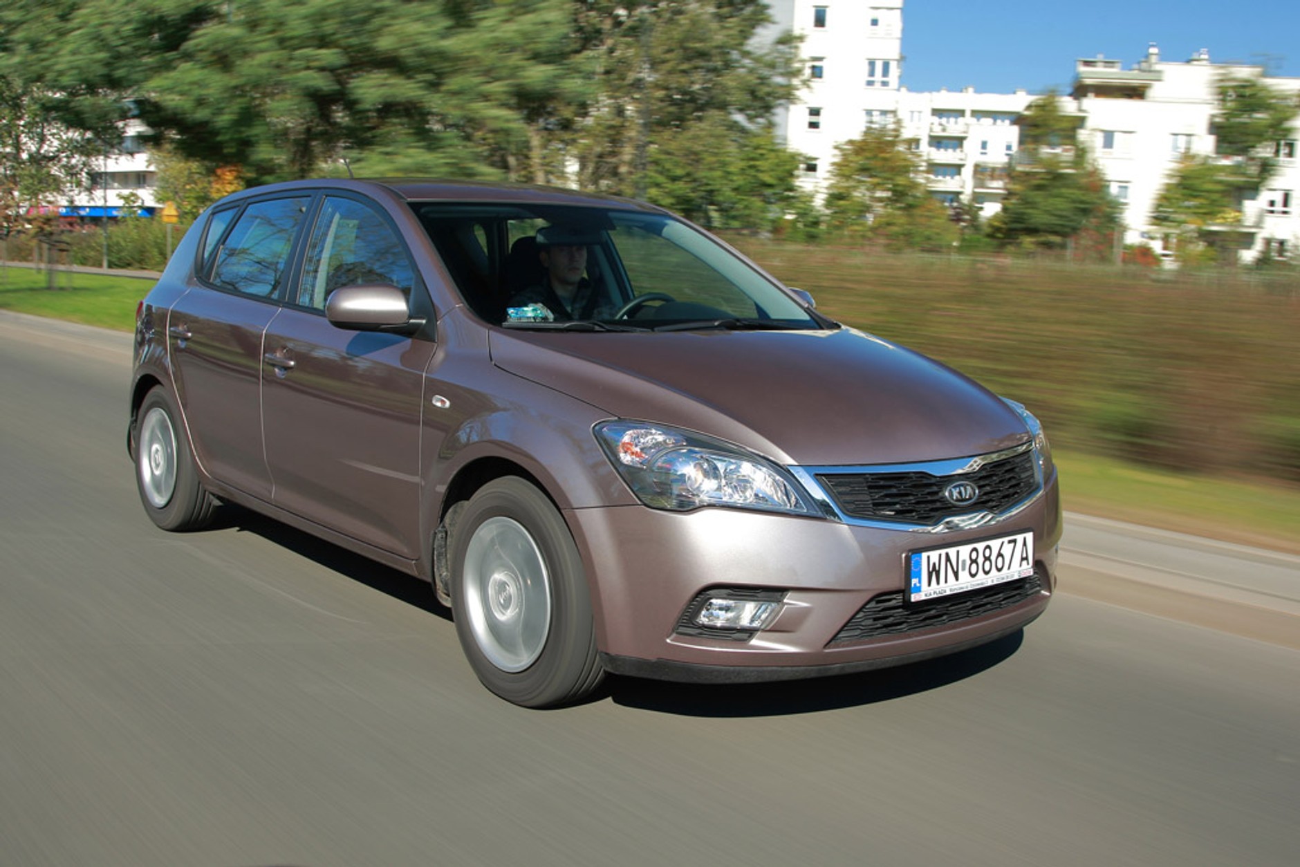 KIA ceed 1.4: czy podstawowy silnik ma sens?