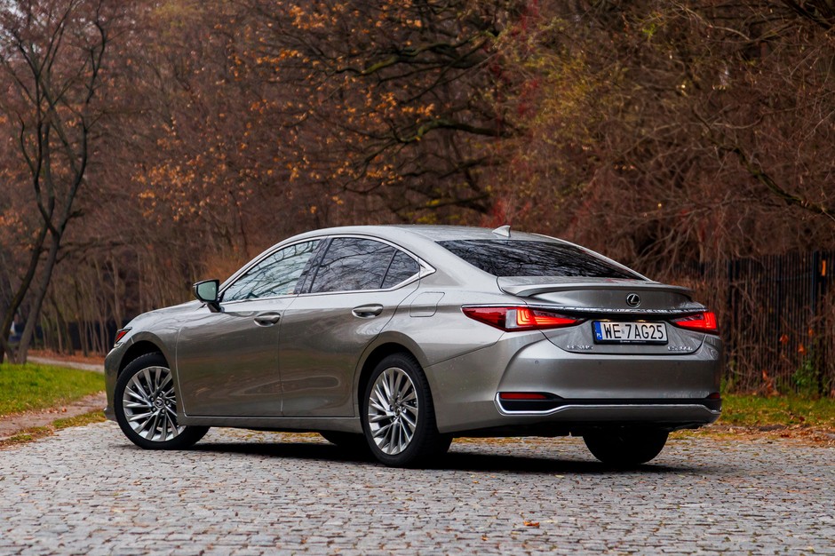 2024 Lexus ES300h