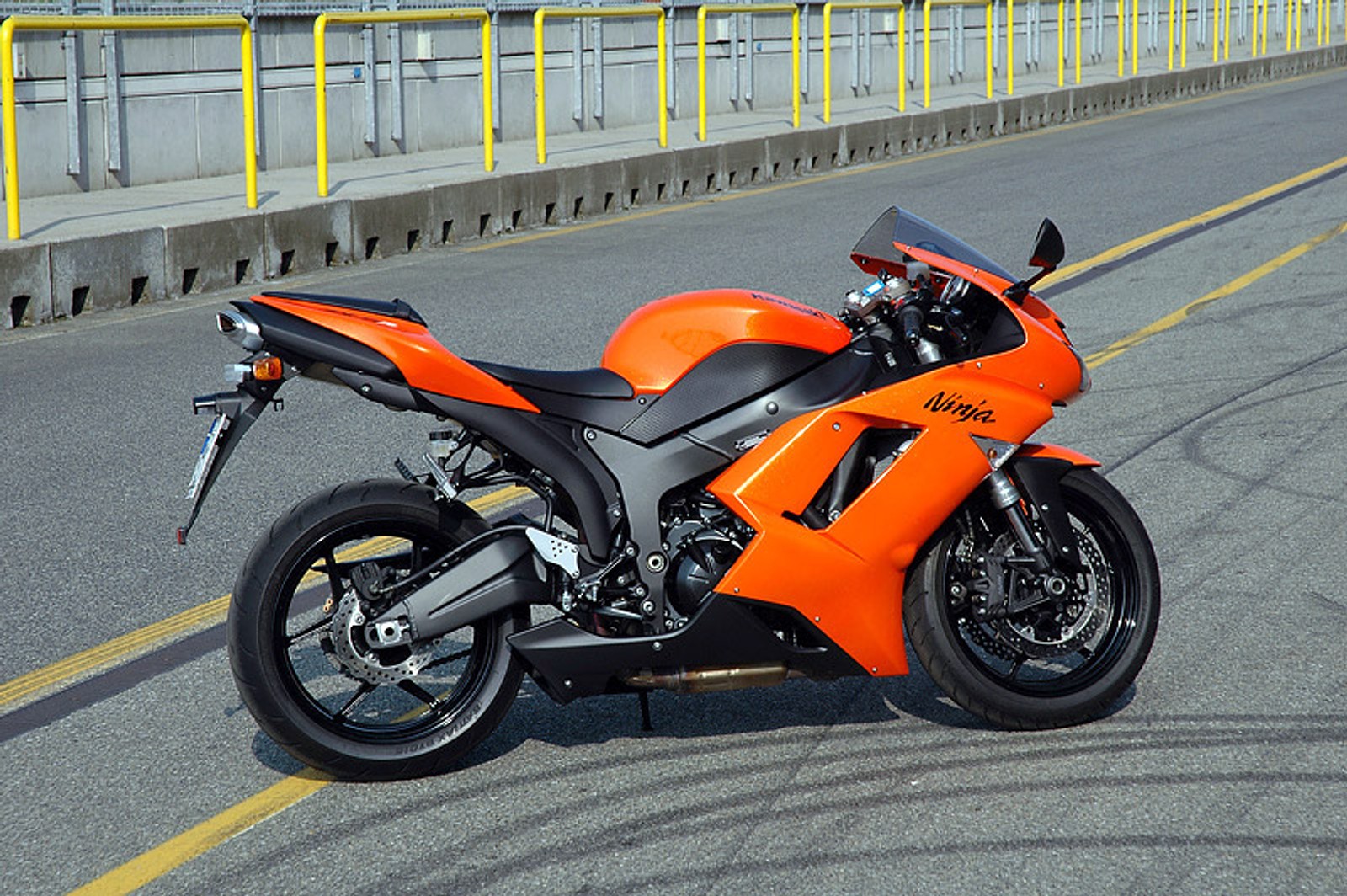 Dzień Kawasaki: tragiczny koniec małej ZX-6R Ninja (+ duża fotogaleria)