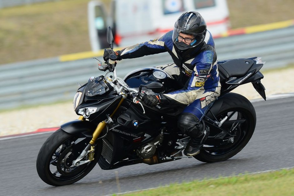 BMW S1000R w akcji