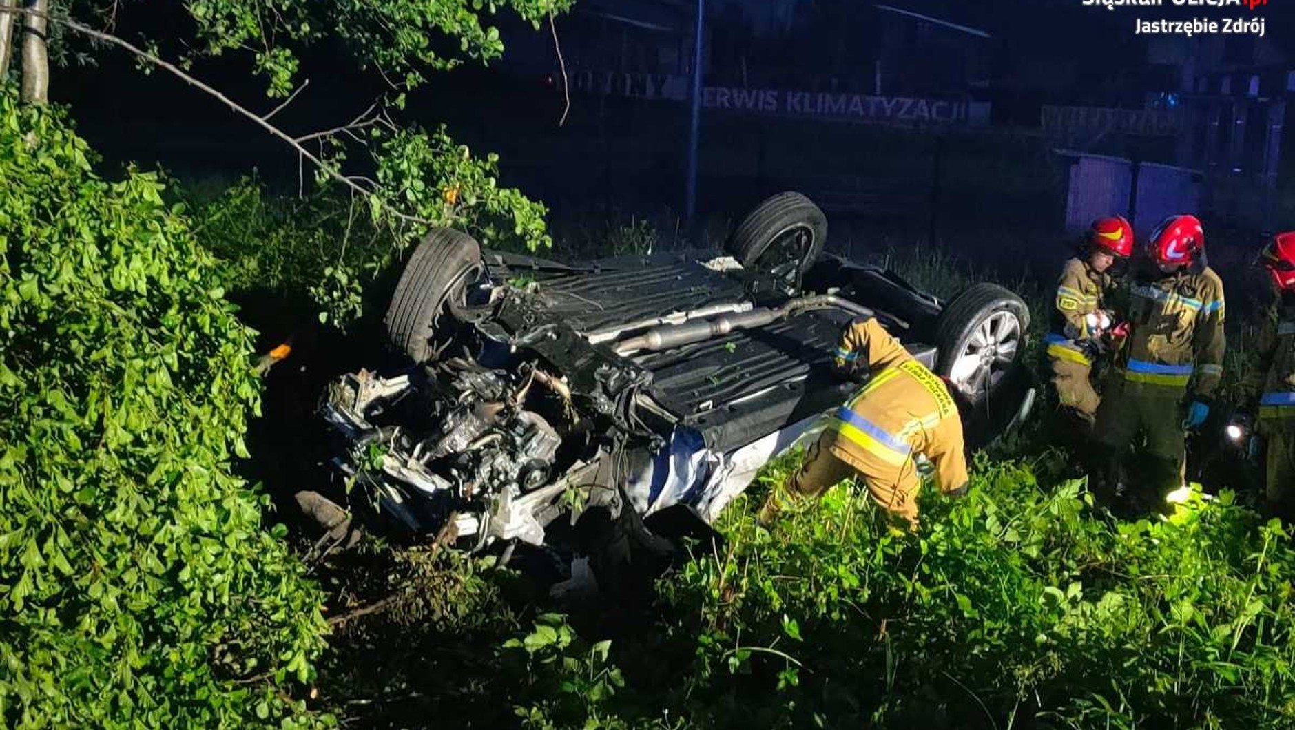 Stracił panowanie i uderzył w drzewo. Tragedia w Jastrzębiu-Zdroju