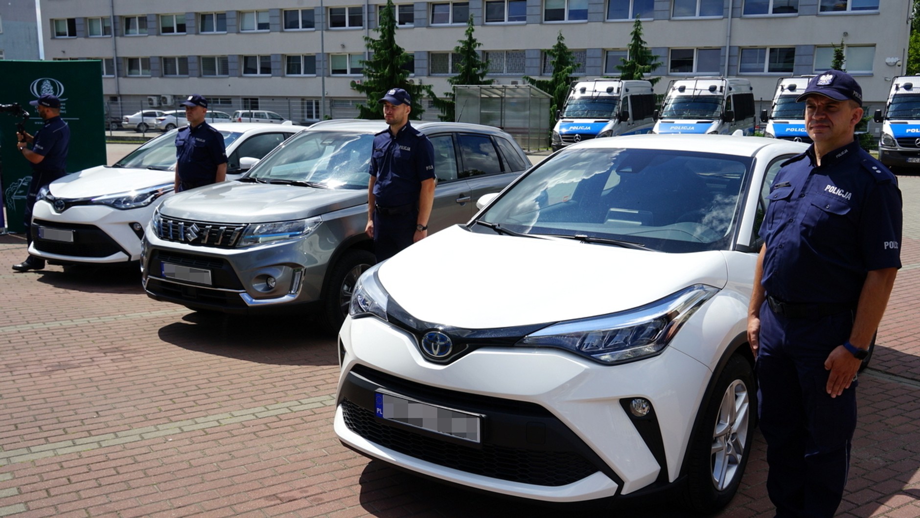 Nowe nieoznakowane radiowozy kujawsko-pomorskiej policji