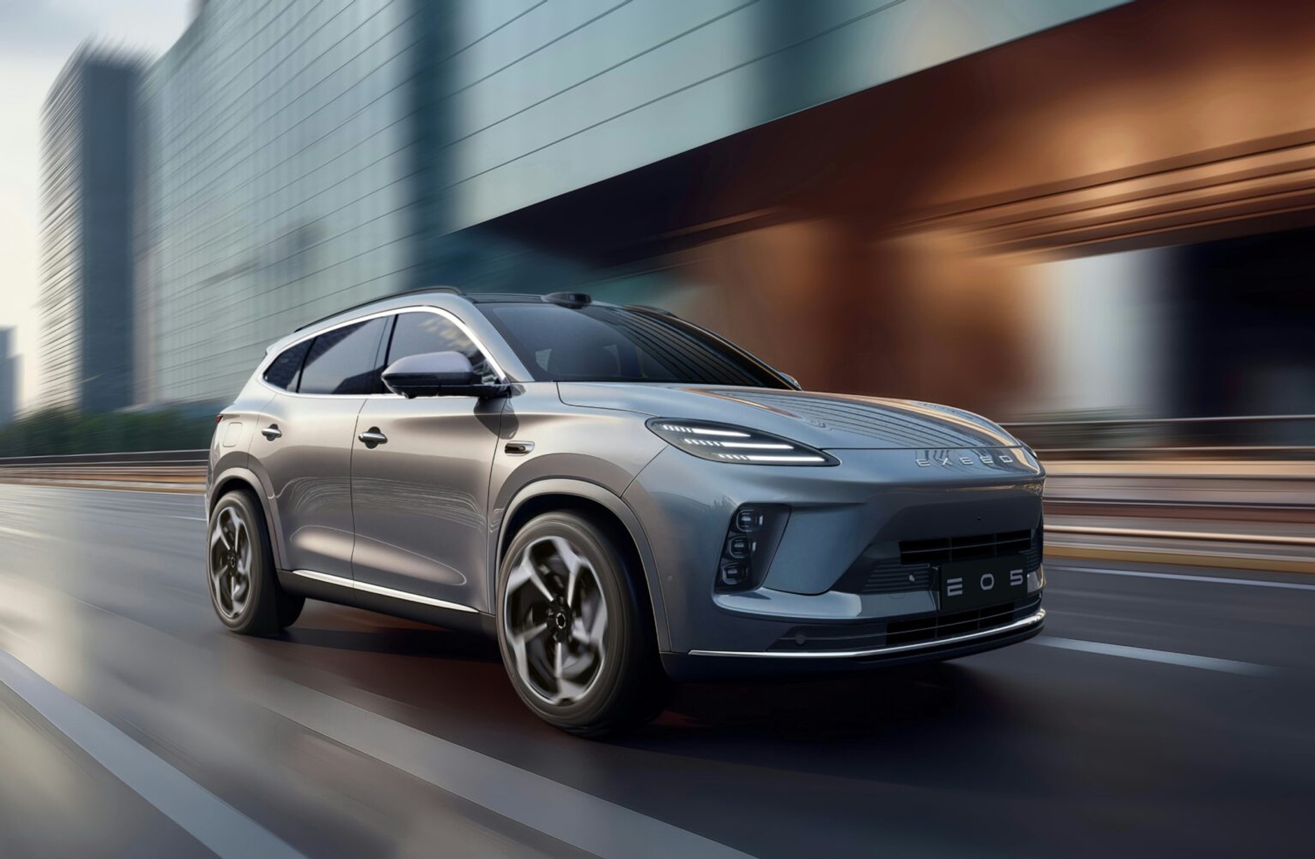 Chiński SUV Exlantix E05