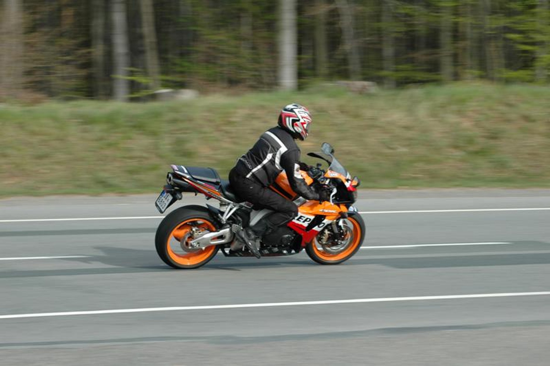 Honda CBR1000RR Fireblade Repsol replika (test)