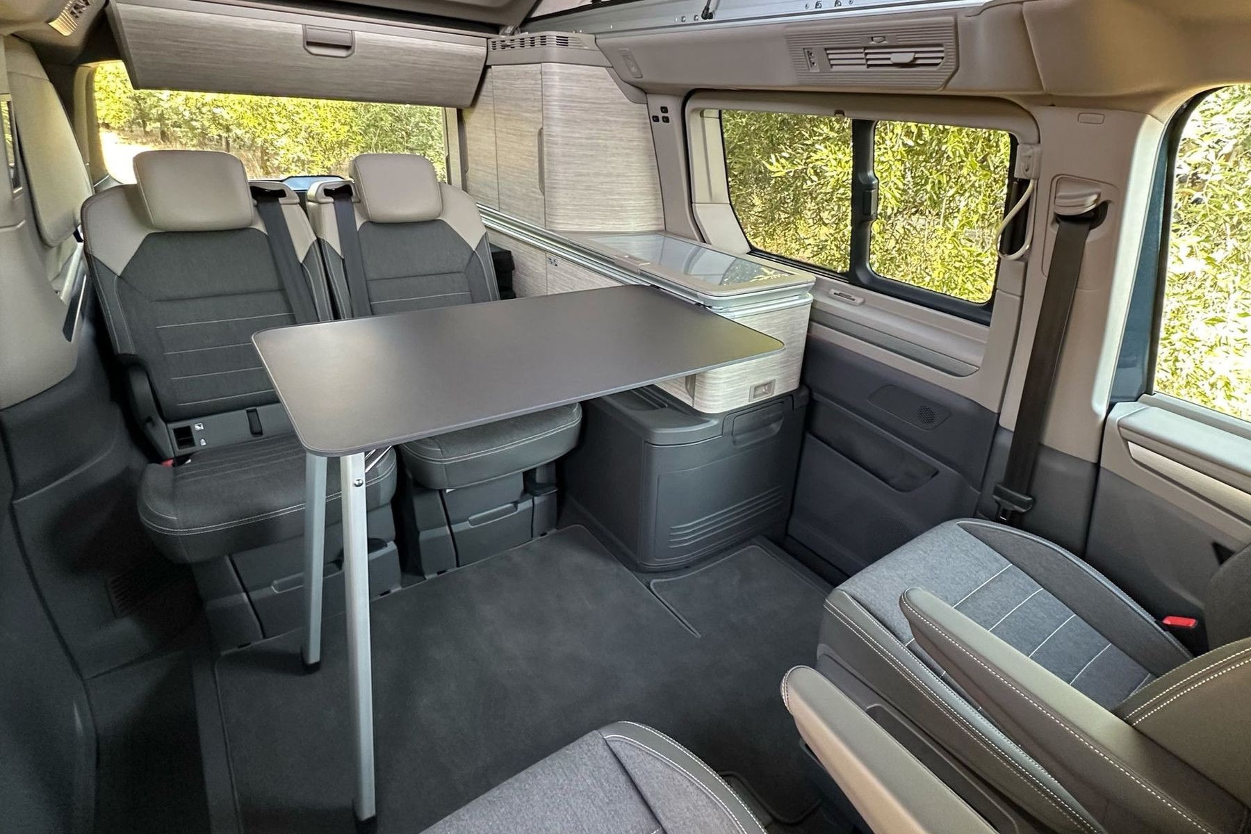 Układ funkcjonalny jest podobny, ale jest więcej przestrzeni