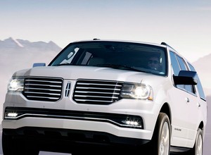 Lincoln Navigator stracił dwa cylindry