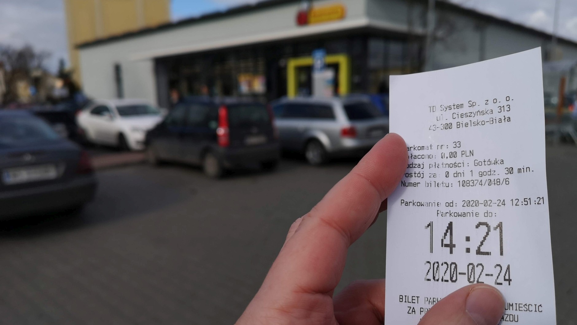 Bilet parkingowy uprawniający do 90 minut darmowego postoju