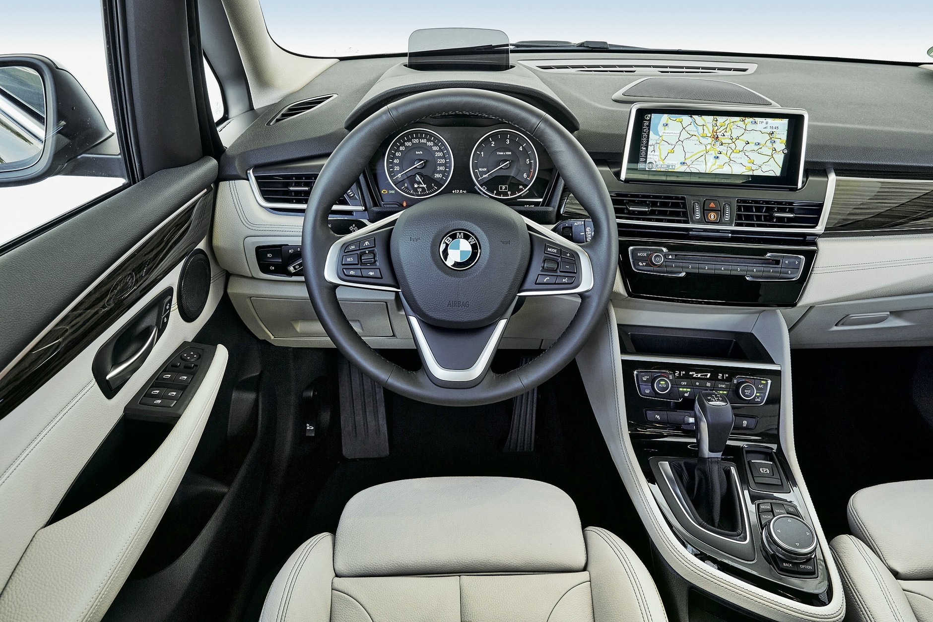 BMW 218d Gran Tourer i Opel Zafira Tourer 1.6 CDTI