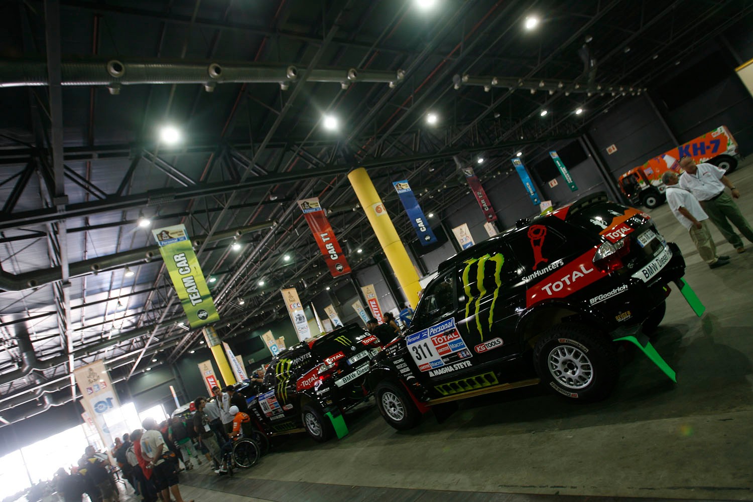 Rajd Dakar 2011 - zespół X-raid - fot. Rallyworld©Willy Weyens