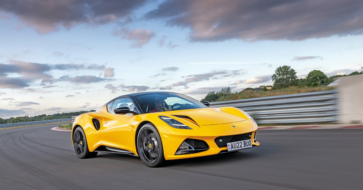 Lotus Emira (2022)