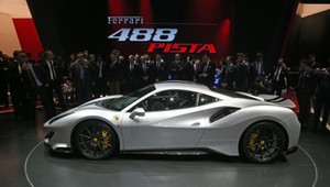 Ferrari z najlepszym silnikiem roku 2018