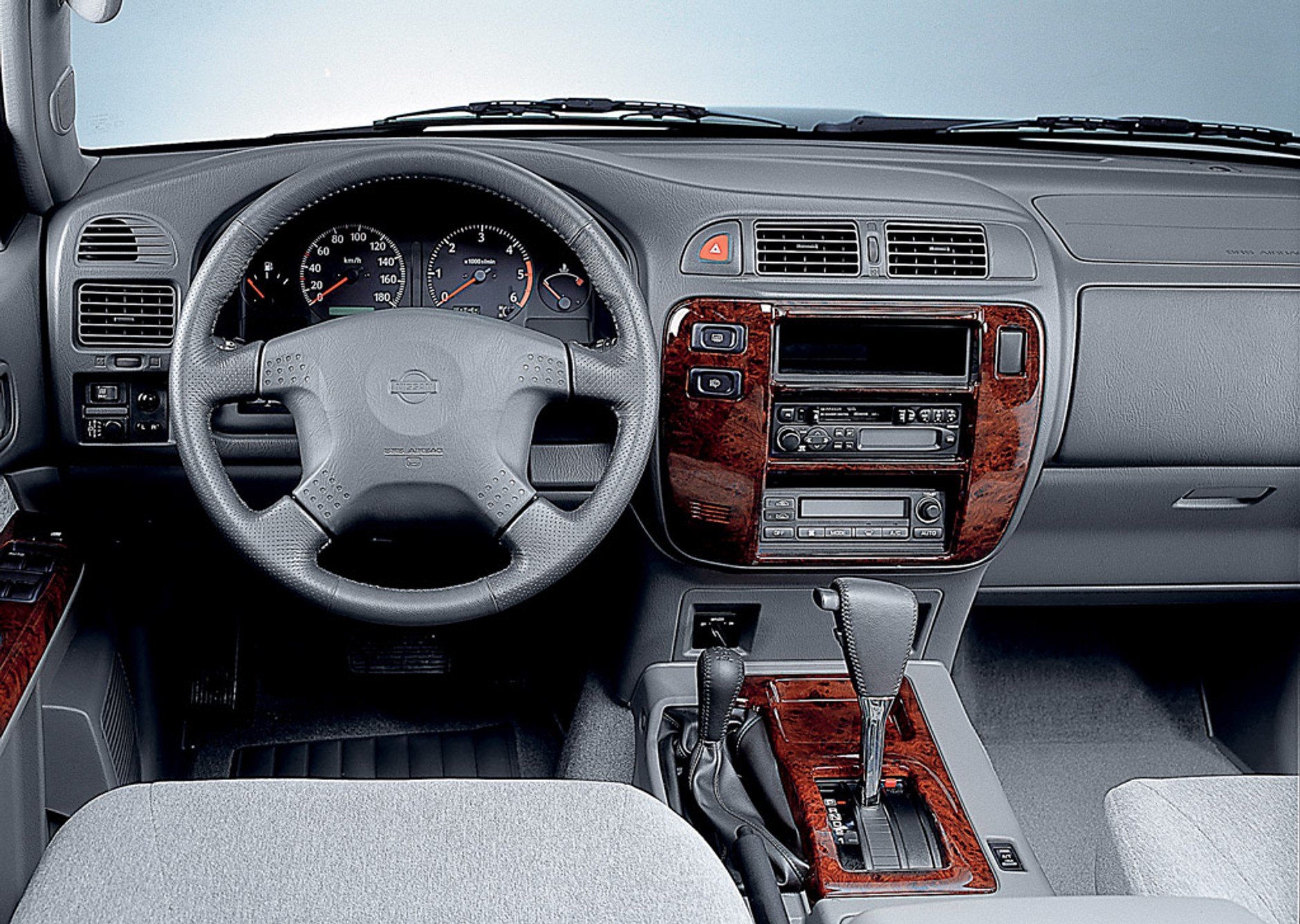 Nissan Patrol GR: stworzony do jazdy w terenie