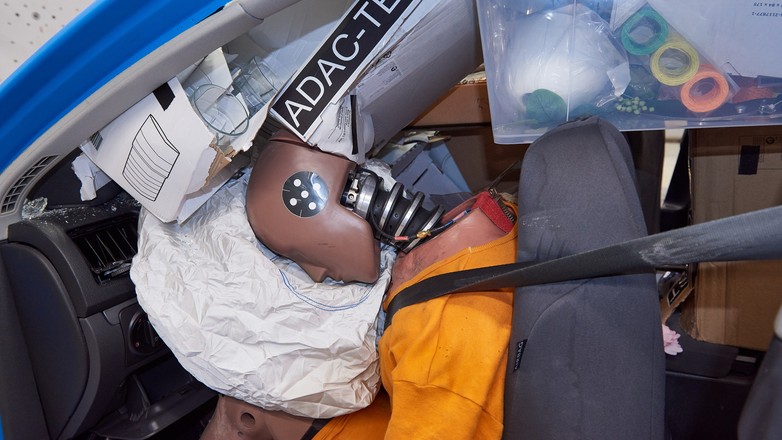 Crash test załadowanego auta