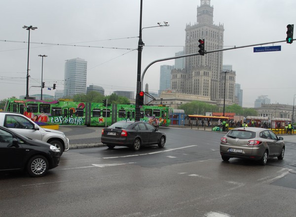 Zapaliło się zielone, a kierowca i tak dostał mandat. Kierowcy źle rozumieją strzałkę w lewo