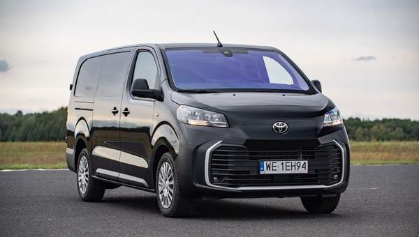 Toyota rozpoczyna globalną akcję serwisową. 166 tys. pojazdów z wadą wahaczy