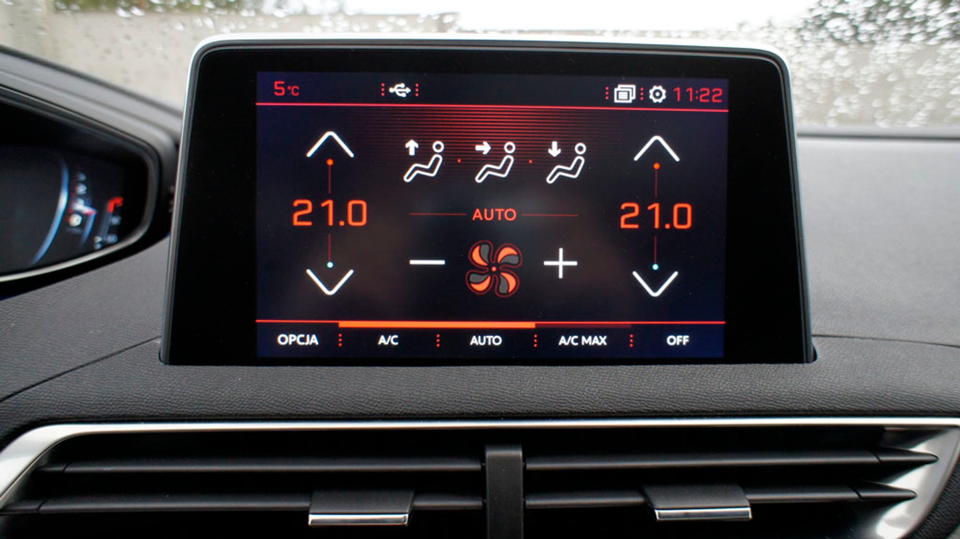 Peugeot i-Cockpit, czyli pomysł francuskiej marki na efektowne i ergonomiczne wnętrze przyszłości