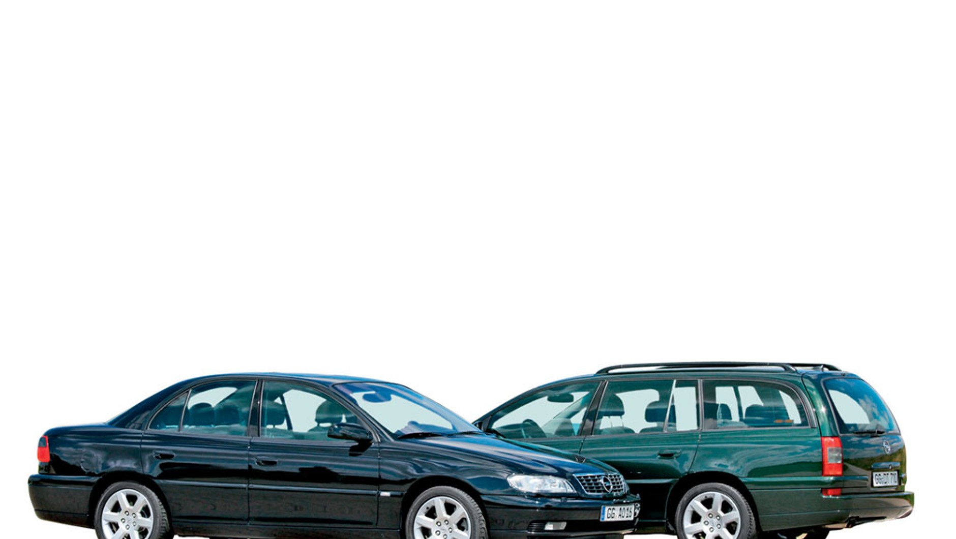Opel Omega V8 miał być produkowany w dwóch wersjach nadwoziowych.