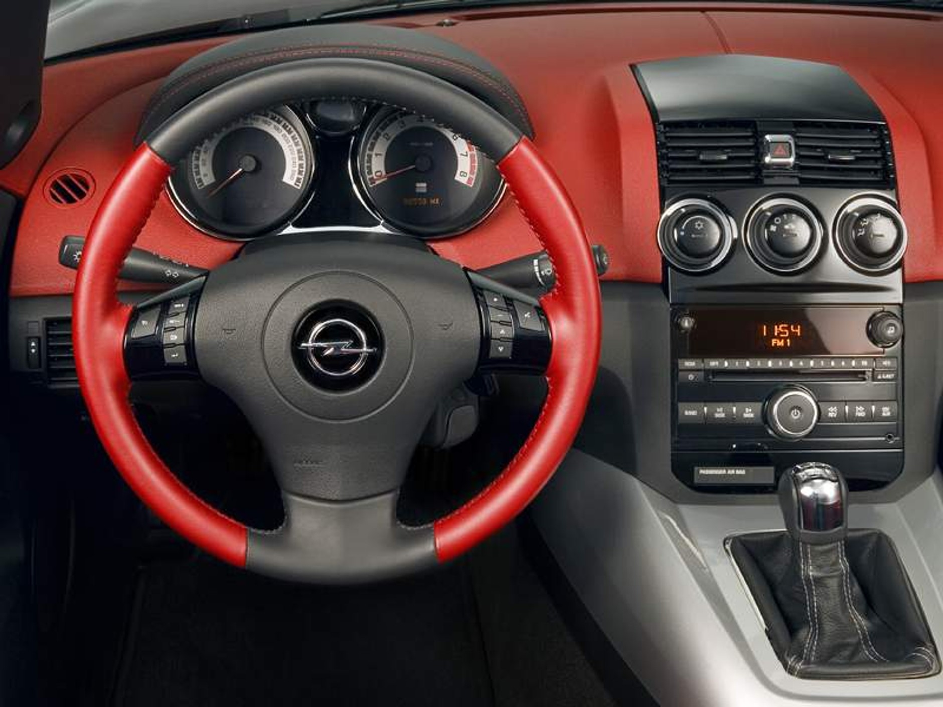 Genewa 2007: Opel GT kabrioletem roku