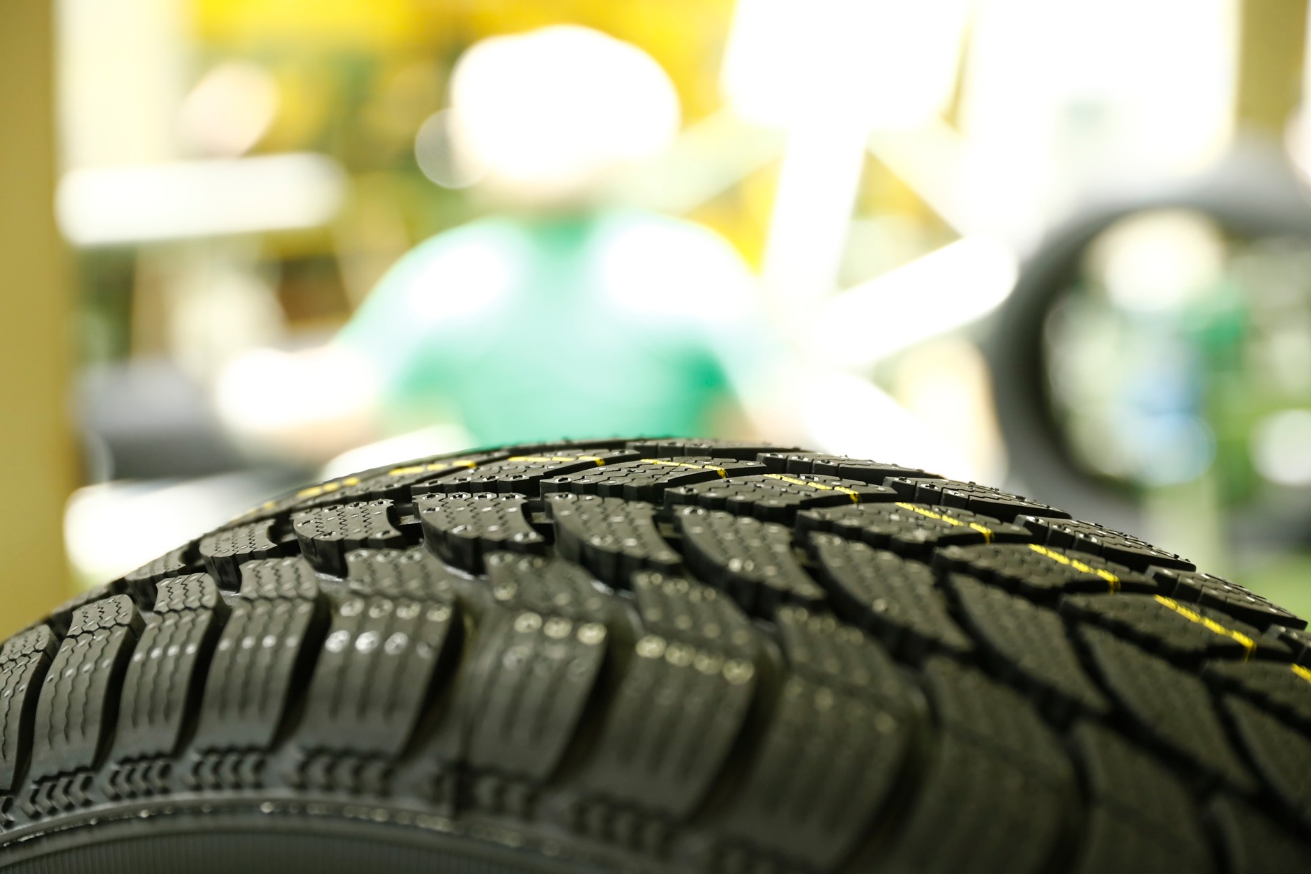 Produkcja opon w fabryce w Dębicy