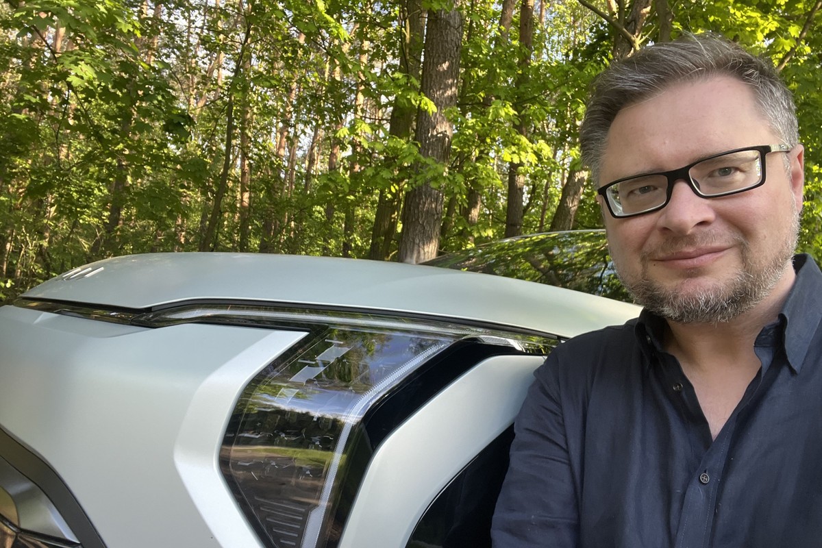 Z mojego garażu marzeń wypchnąłbym Rollsa, żeby się zmieścił ten SUV Kii. Musi być tam jednak pewne urządzonko