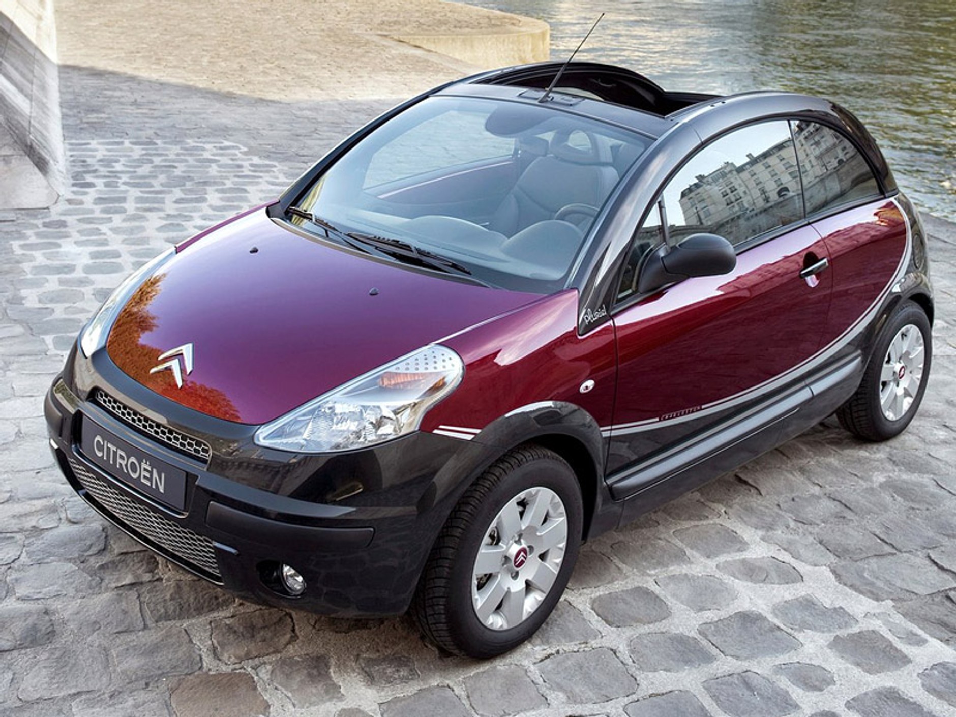 Paryż 2008: Citroën C3 Pluriel Charleston - ukłon dla 2CV
