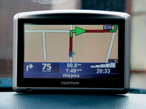 GPS pod lupą