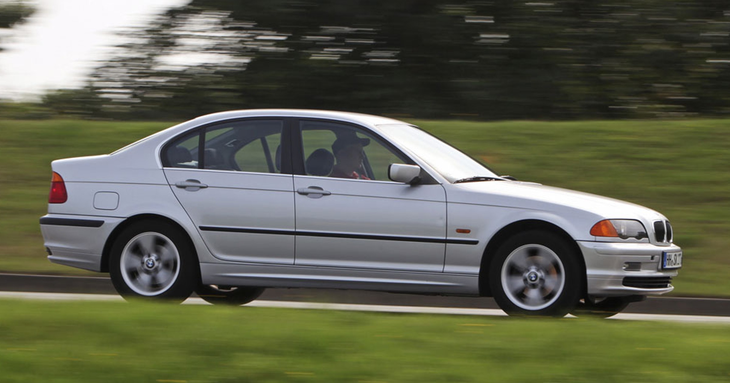 Stare BMW serii 3 do naprawy - akcja serwisowa popularnego modelu