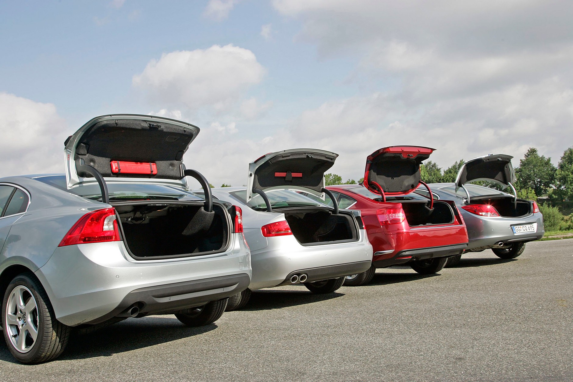 Opel Insignia kontra Citroen C5, Audi A4 i Volvo S60 - który sedan z dieslem jest lepszy?