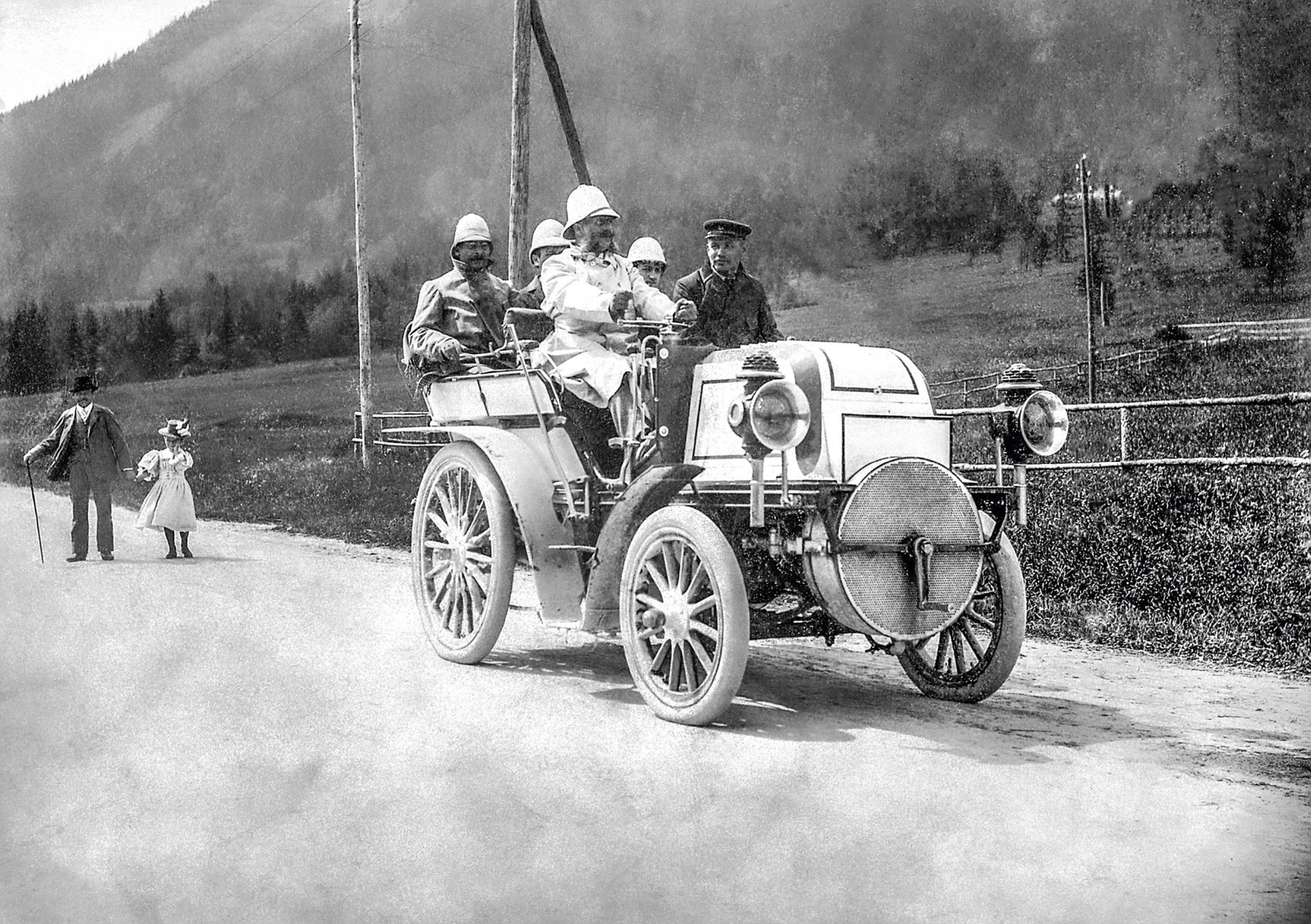 Jellinek w swoim 16-konnym  Phönix-Rennwagenie podczas wyścigu w Semmering.