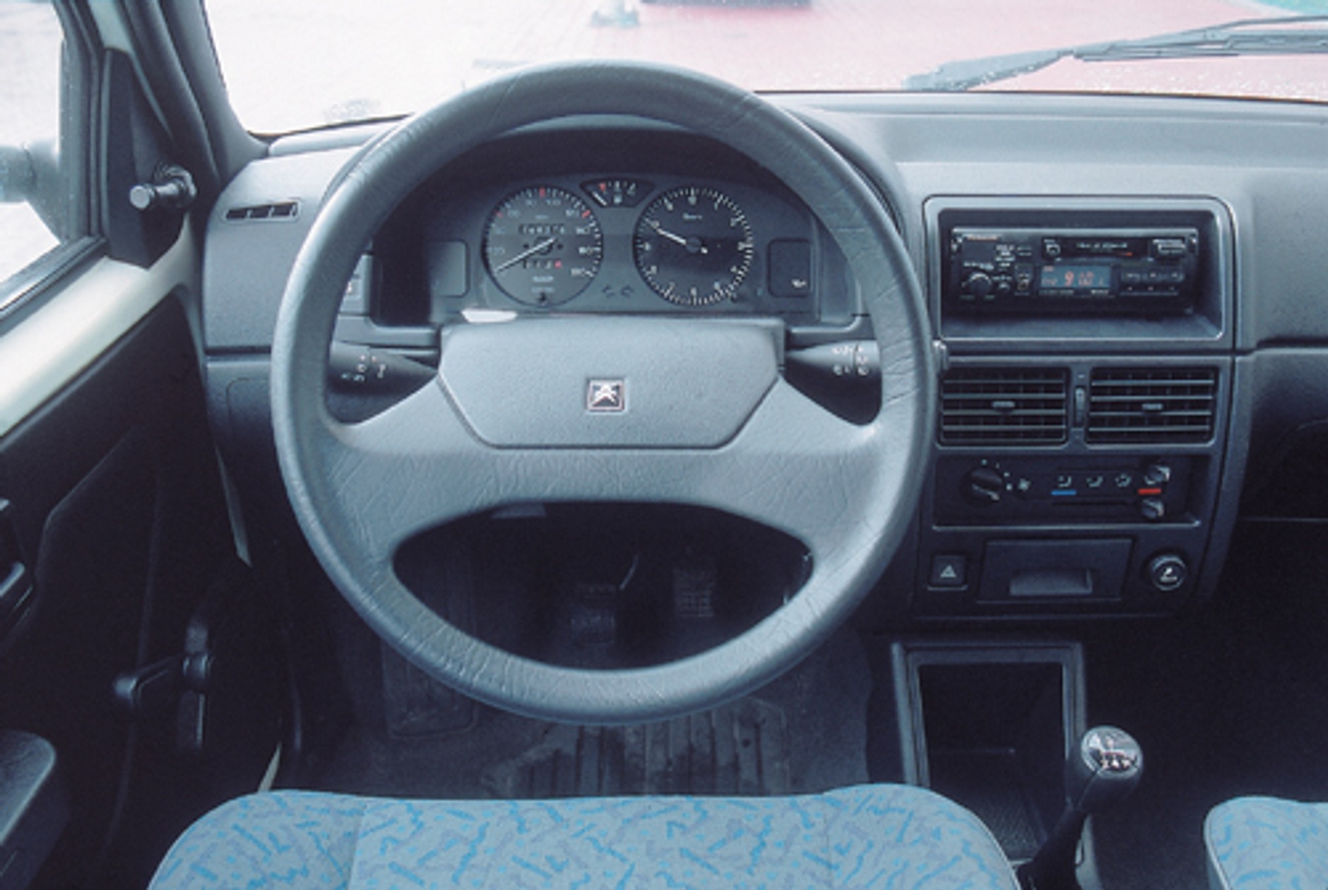 Citroen AX - Tani, ale niepewny