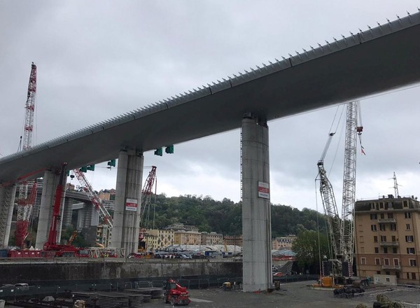 Katastrofa na autostradzie A10 w Genui – wiadukt już odbudowany