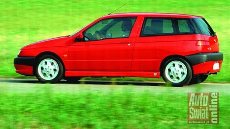 Alfa Romeo 145 - Małe, a cieszy