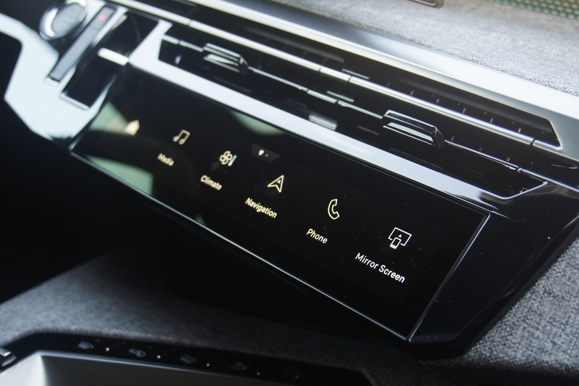 Peugeot E-5008 w pierwszym teście