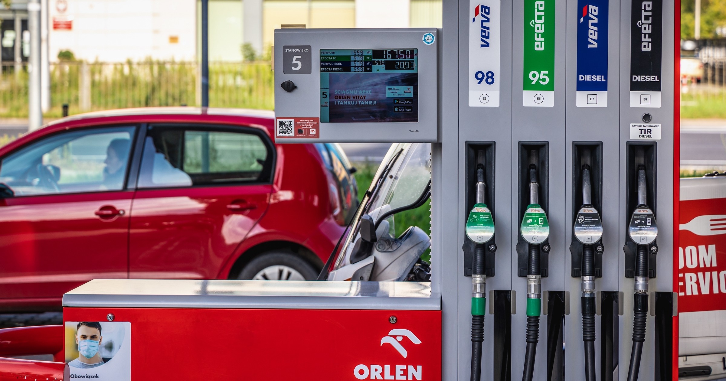 Dystrybutory na stacji Orlen. Od stycznie 2024 r. nowe paliwo E10