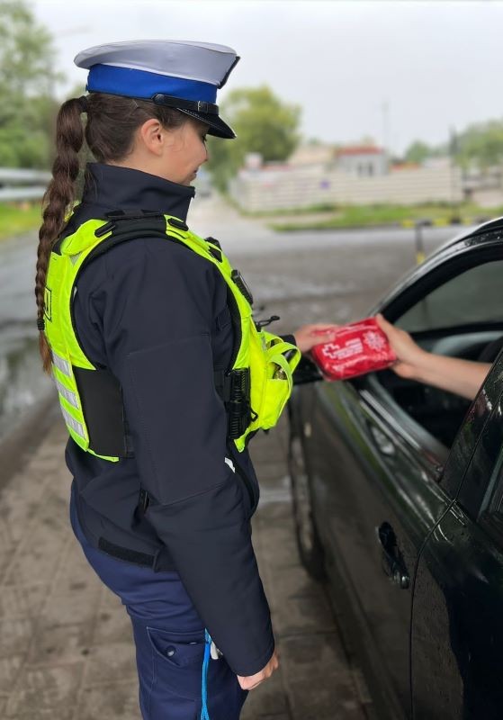 Policjanci prowadzili specjalną akcję. Nie karali, a nagradzali
