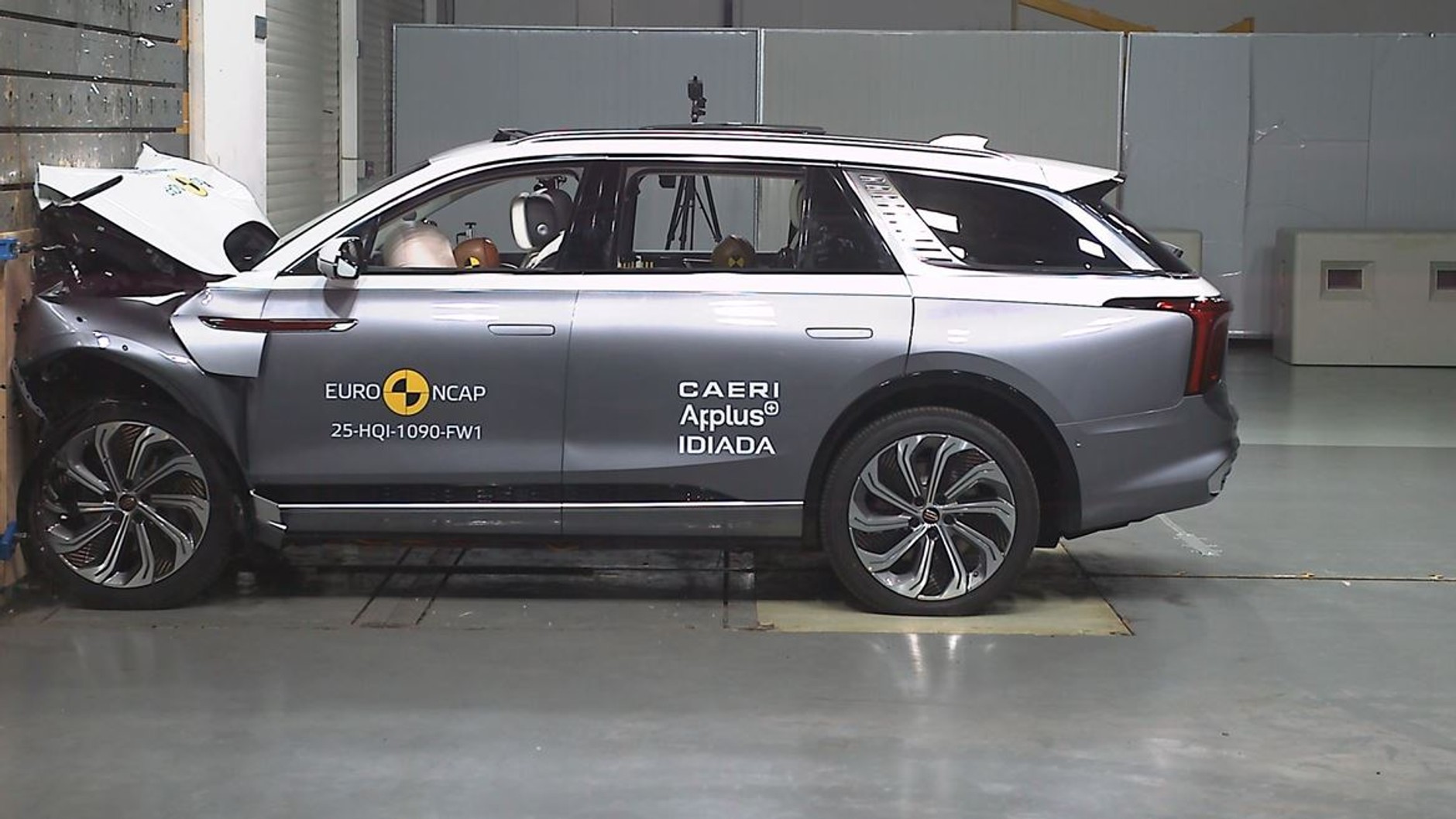 Crash test: Hongqi E-HS9 (2025)