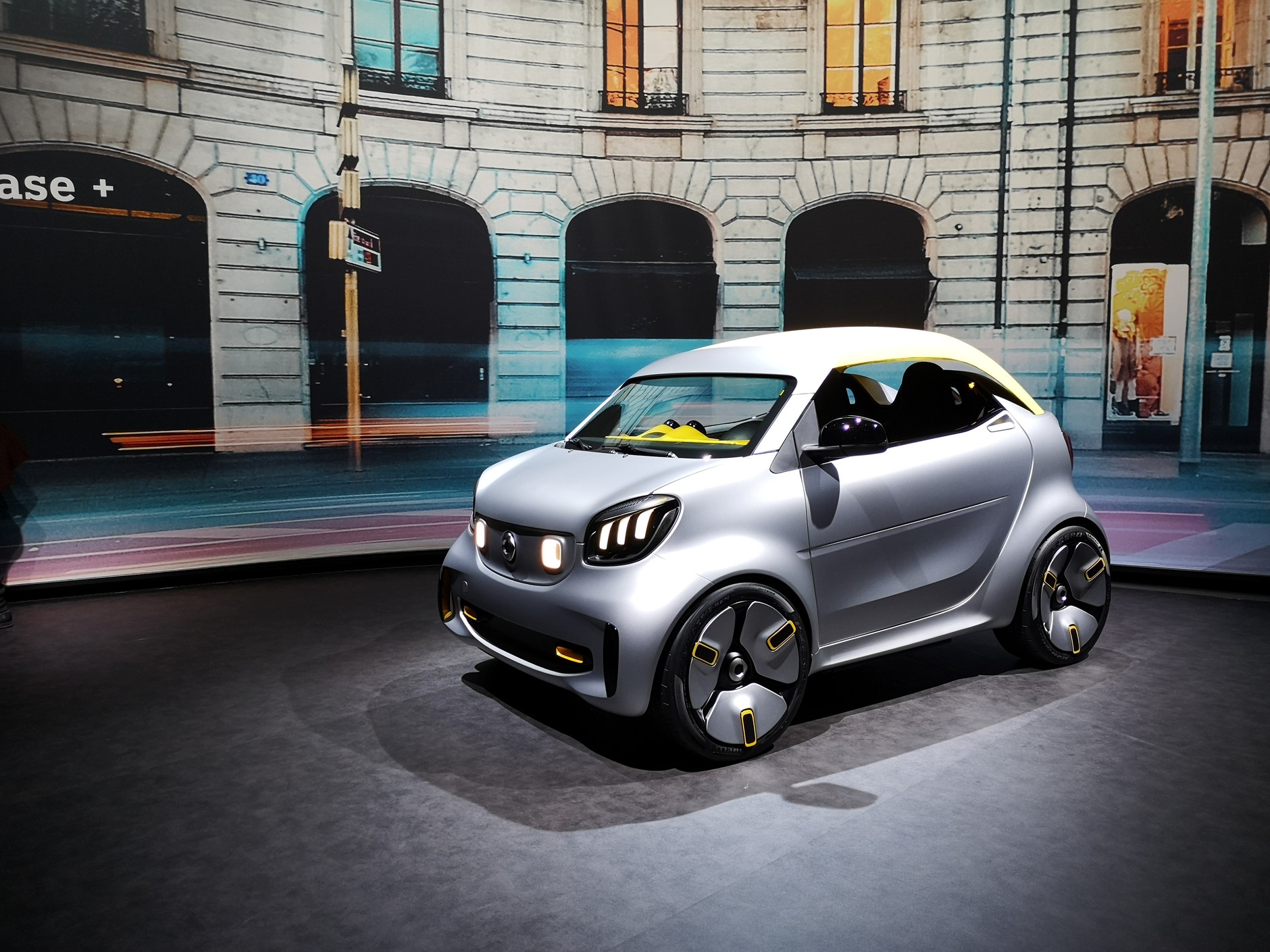 Mercedes na salonie samochodowym w Genewie - 2019