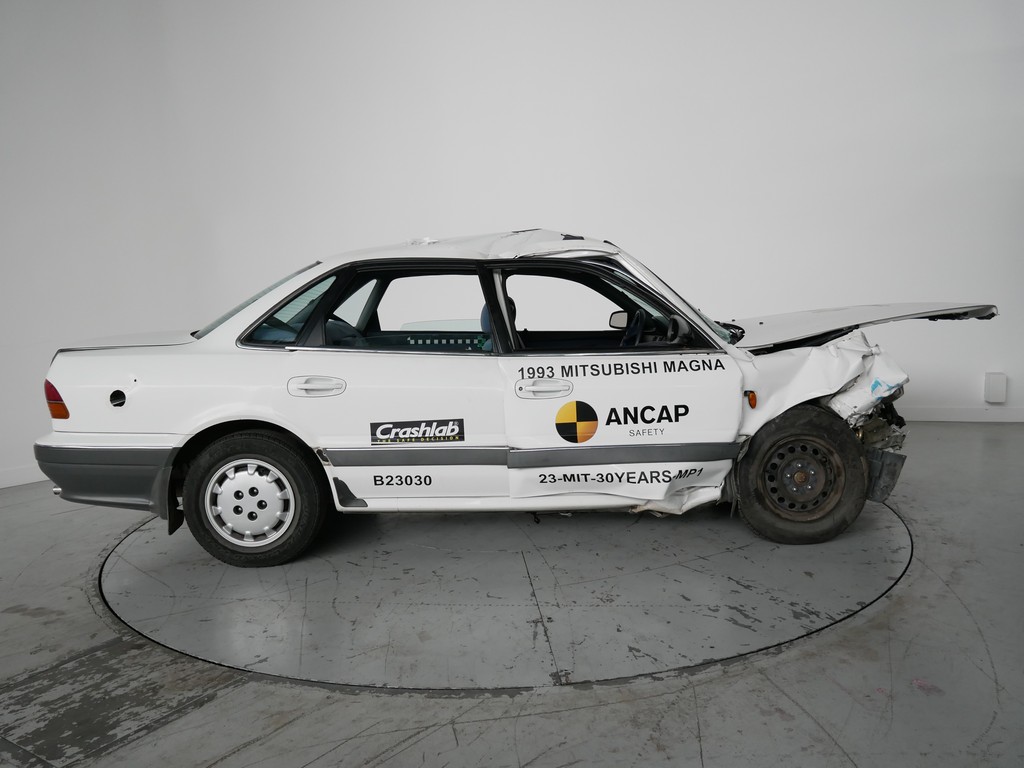Test zderzeniowy Mitsubishi Magna z 1993 r. w 2023 r.