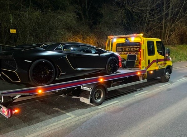 Odholowali Lamborghini za półtora mln zł, bo nie zapłacił kilku tys. podatku drogowego