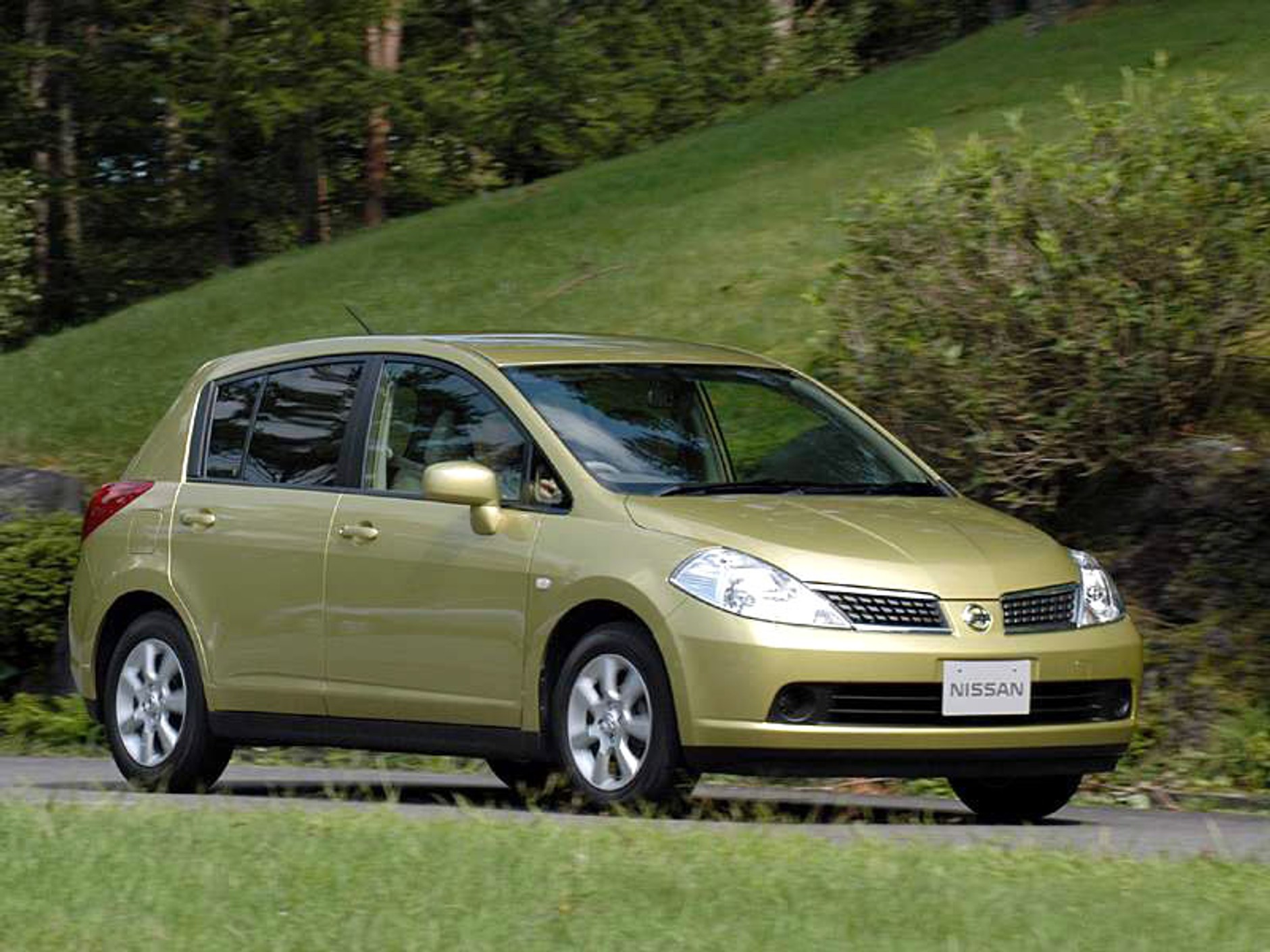 Autosalón Bratislava 2007: Nissan Tiida