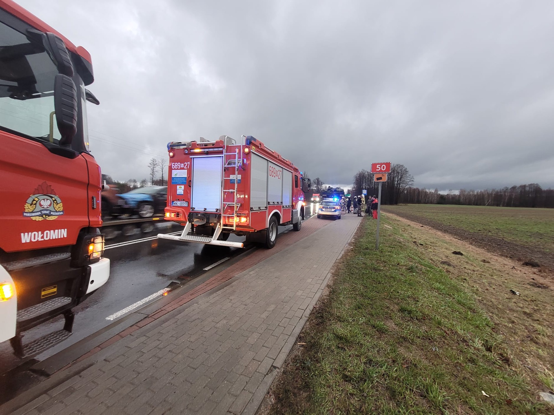 Wypadek na DK 50 z udziałem kolumny wojskowej transportującej czołg