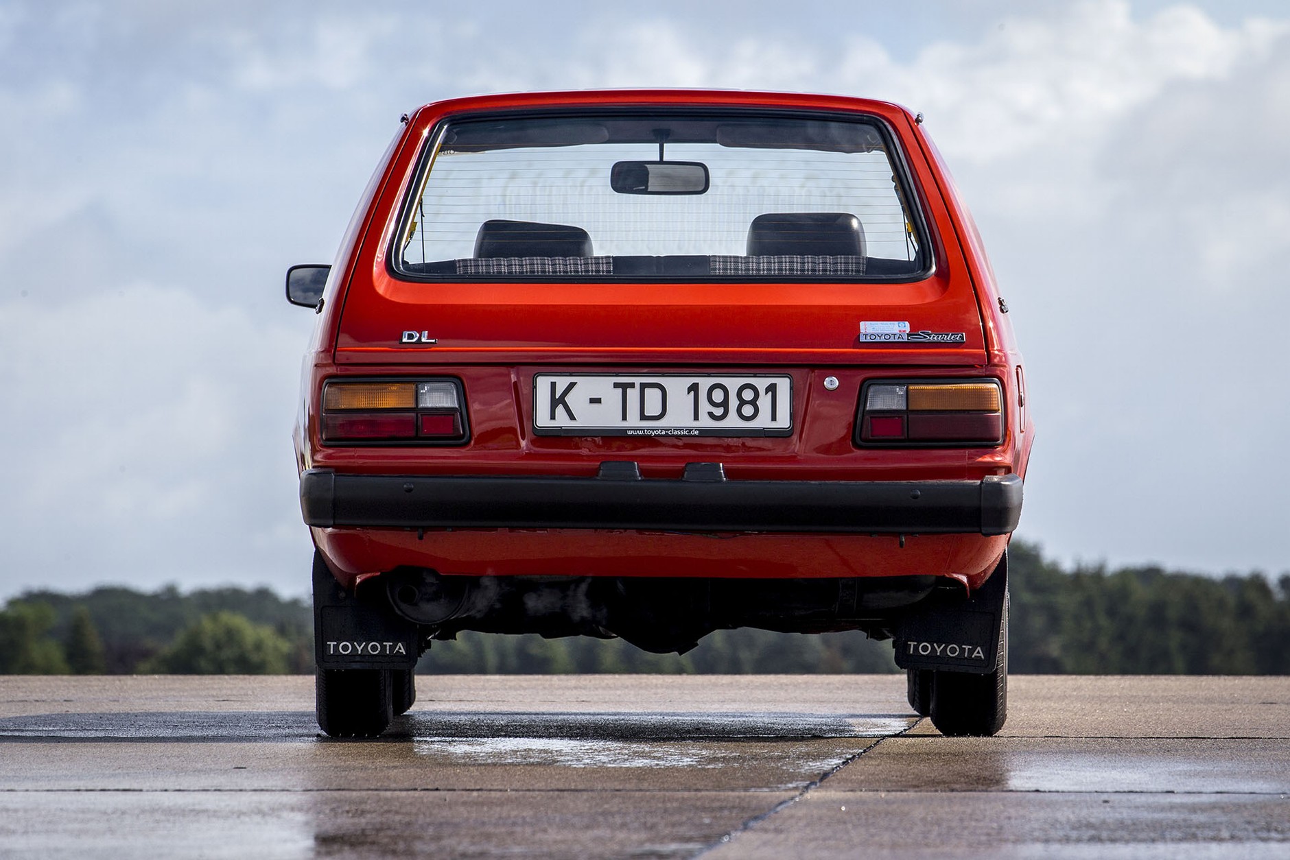 Toyota Starlet - niespodziewanie duży maluch