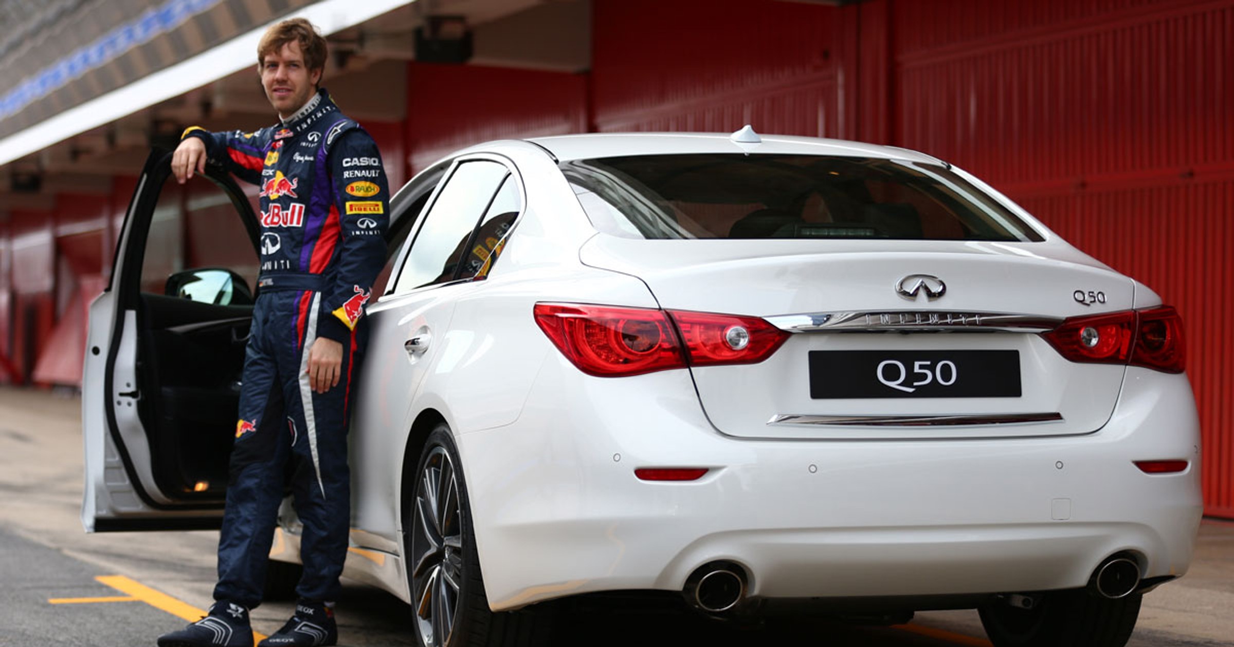 Infiniti Q50 i Sebastian Vettel