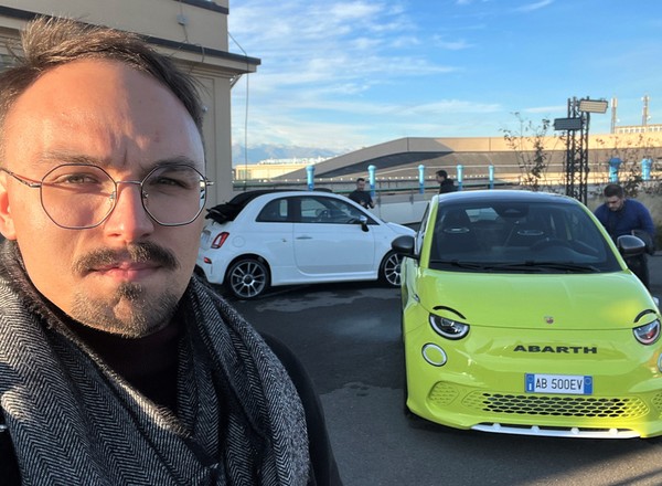 Abarth 500e nie ma wydechu, ale i tak grzmi jak szalony. Słyszałem go na premierze
