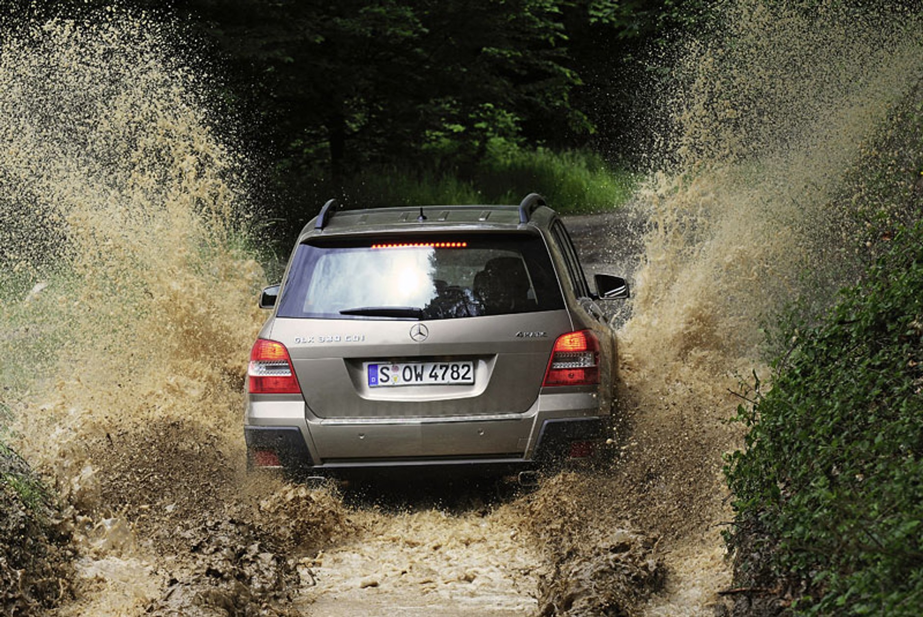 Mercedes-Benz GLK: przetestowany w Namibii (fotogaleria + informacje)