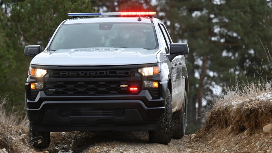 Policyjny Chevrolet Silverado PPV