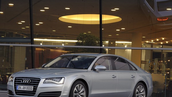 Audi A8 Hybrid: limuzyna dla ekologa