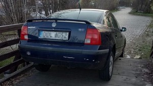 Pojechał na skróty, ale okazało się, że Passat "nie przejdzie"