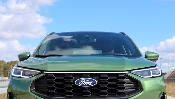 Ford stworzy model na bazie Focusa. I tym razem ma być też spalinowy