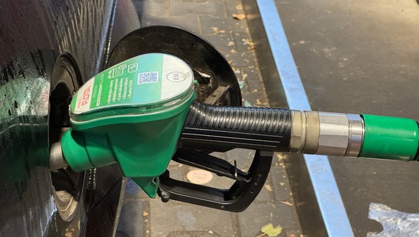 Tankowanie samochodu